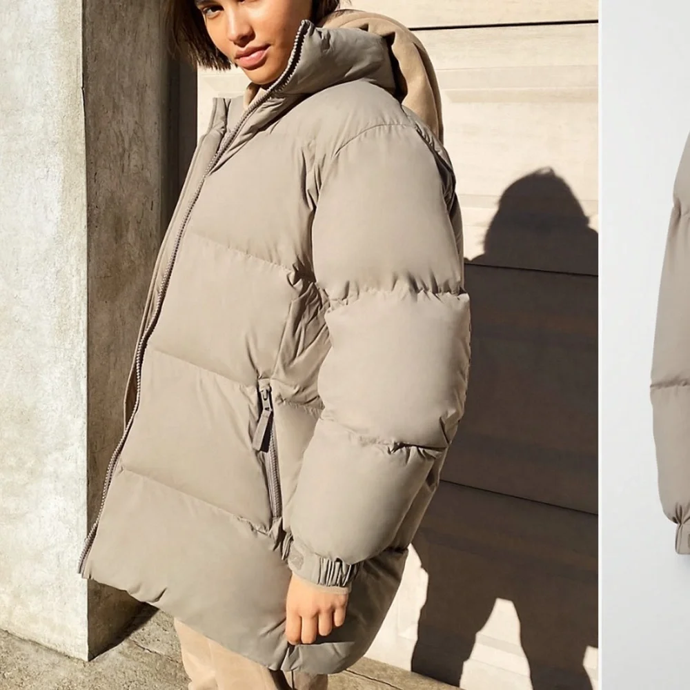 Aritzia Mega Puff Mid in Modern Taupe Size 1 - Picture 3 of 9